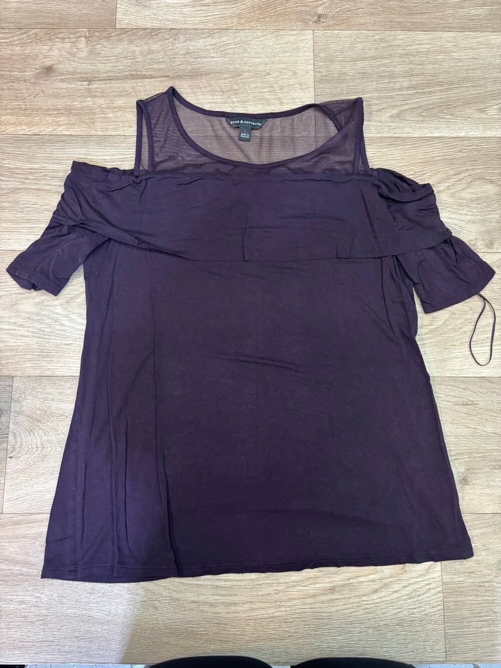 Rock & Republic Plum Purple Cold Shoulder Mesh Yoke Top Size L